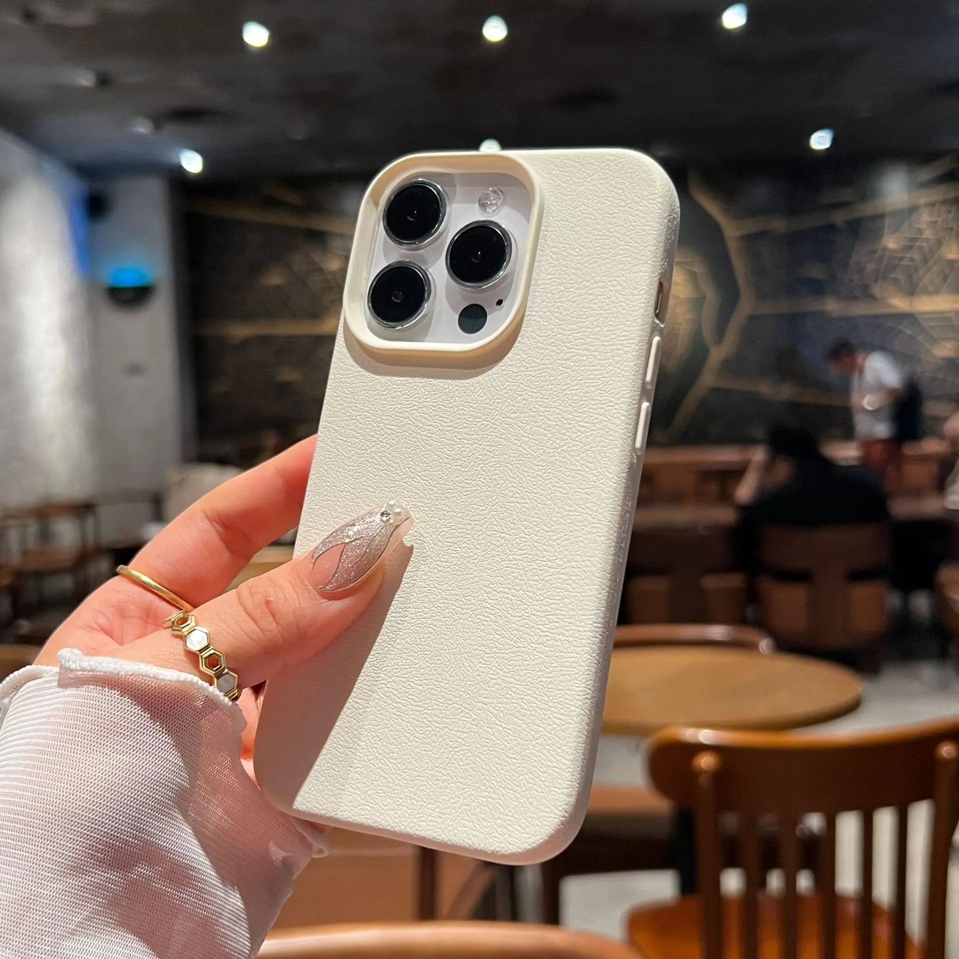 White / For iPhone 13